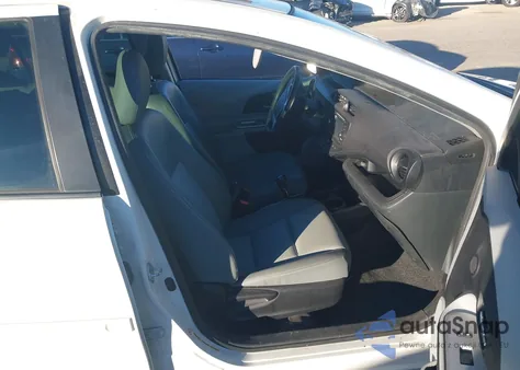 2013 Toyota Prius C Four from USA, damaged, VIN JTDKDTB30D1039242